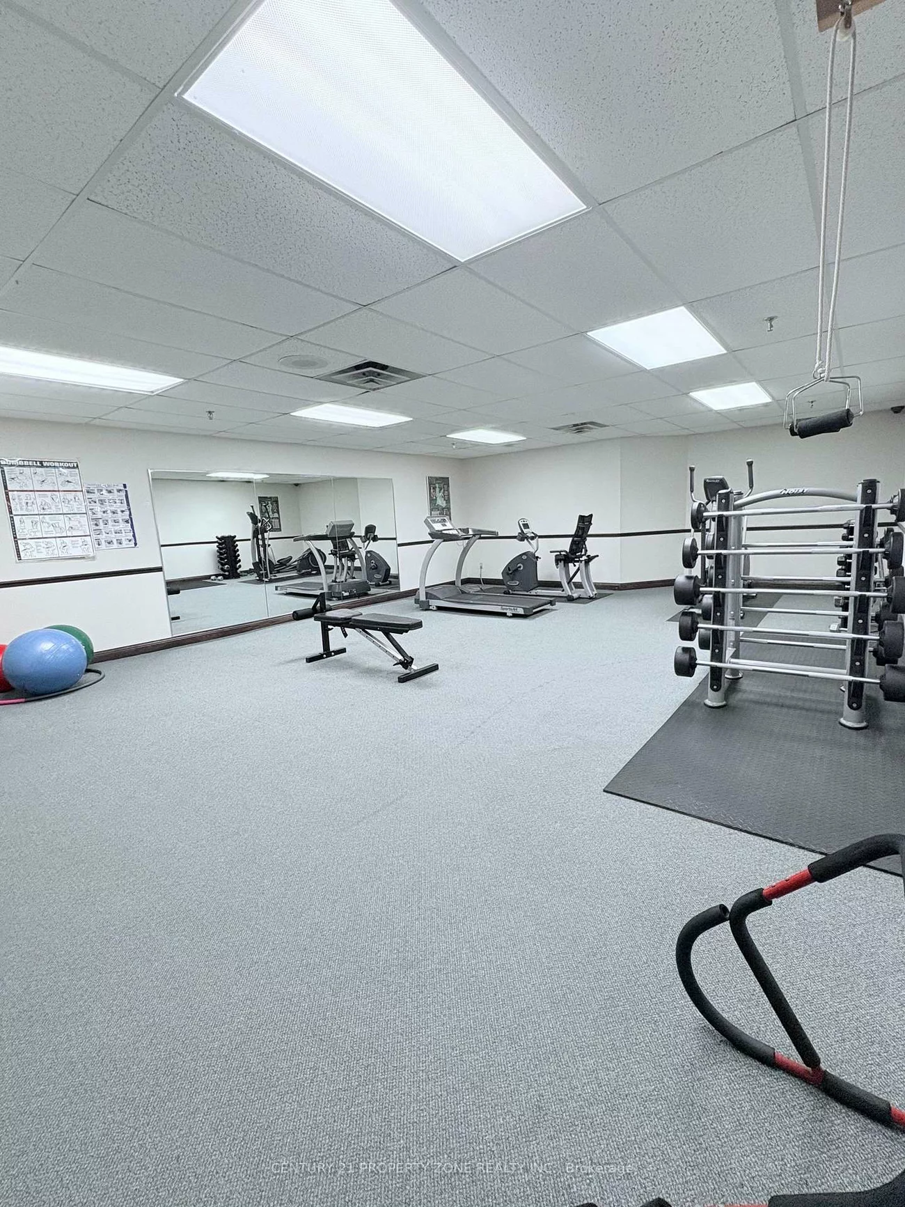 330, Mill, Brampton South, Brampton