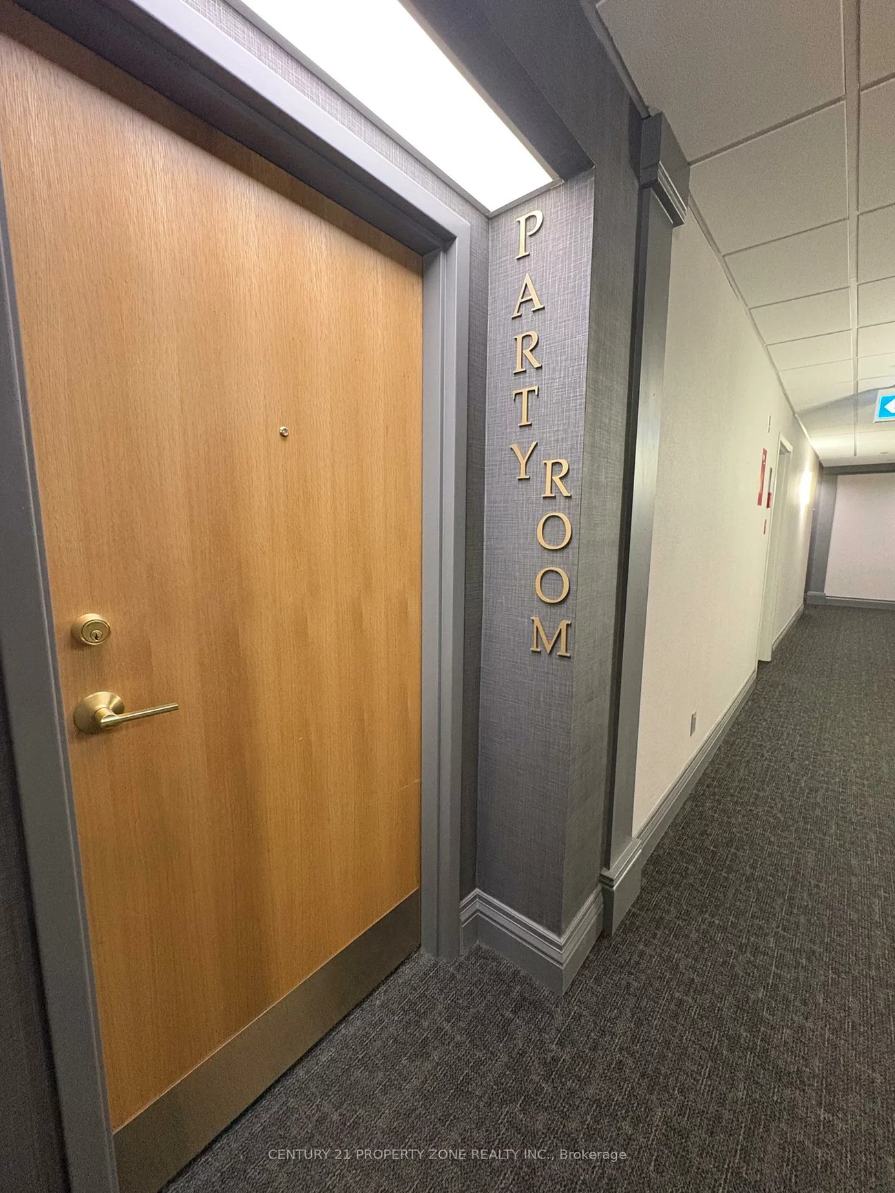 330, Mill, Brampton South, Brampton