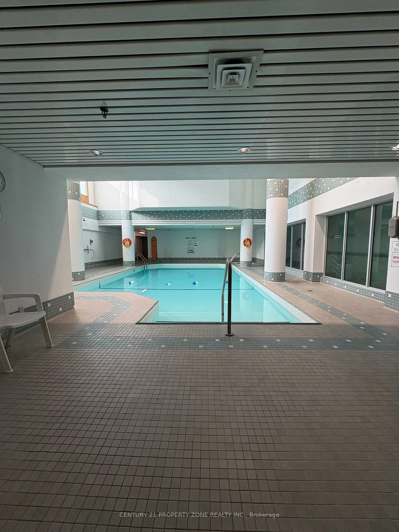 330, Mill, Brampton South, Brampton