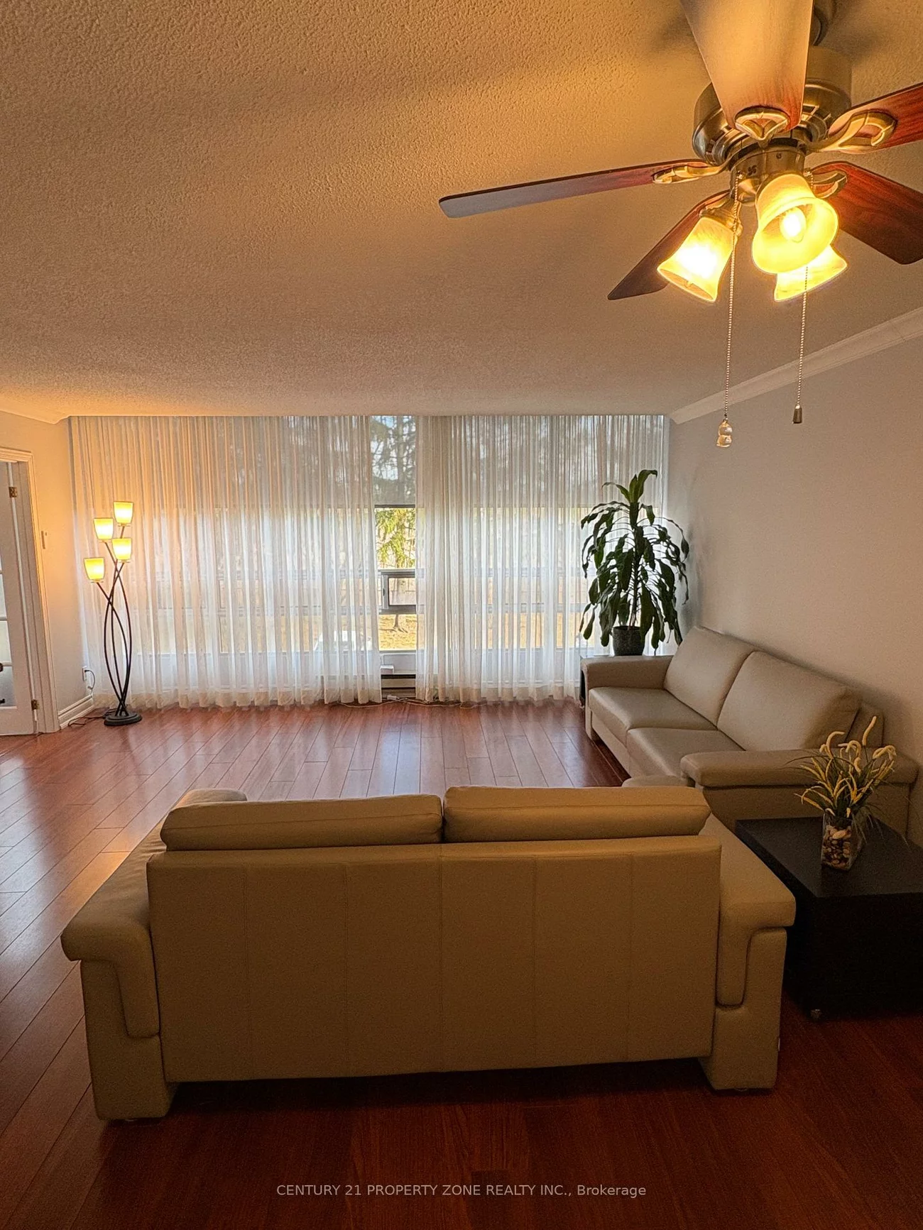 330, Mill, Brampton South, Brampton