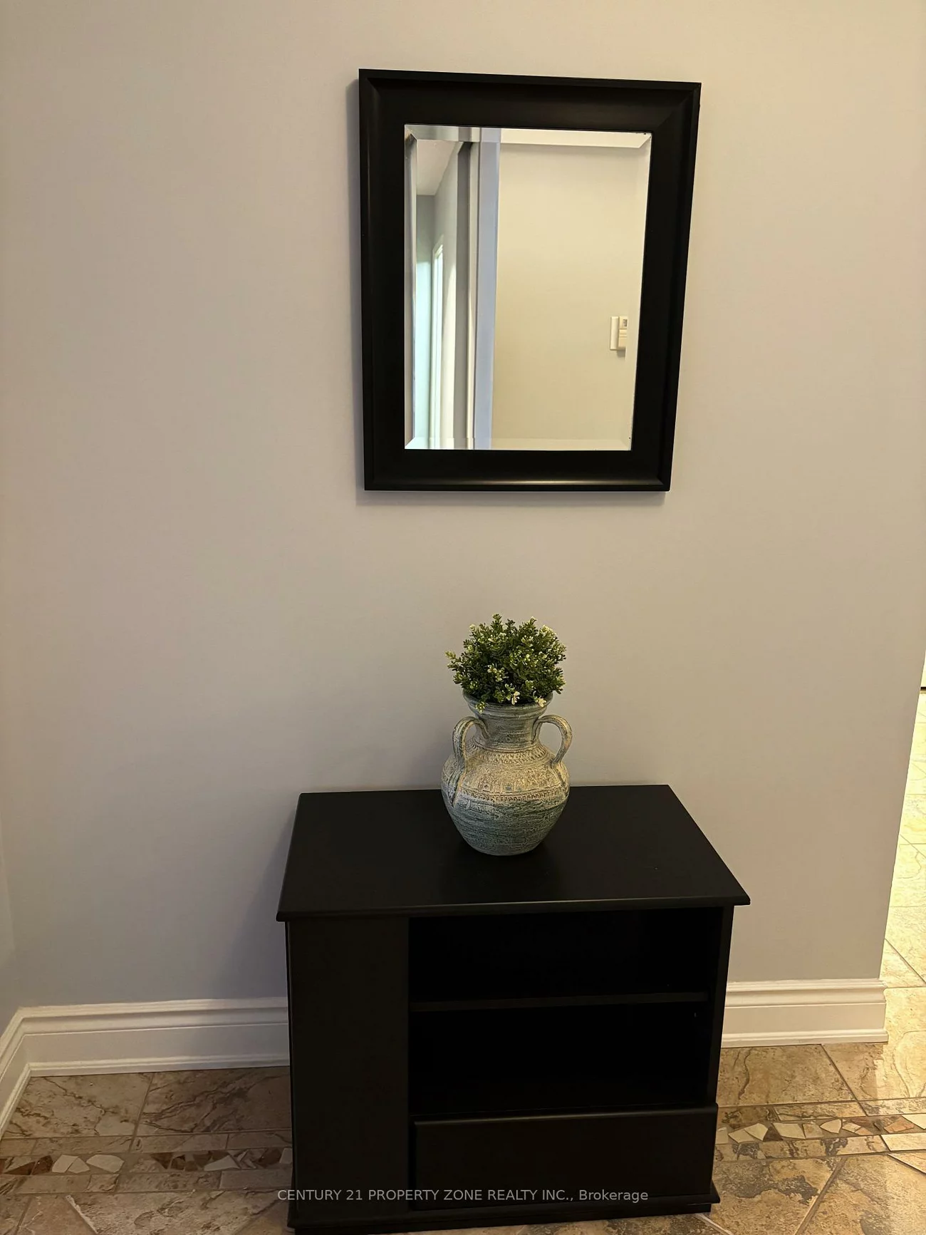 330, Mill, Brampton South, Brampton