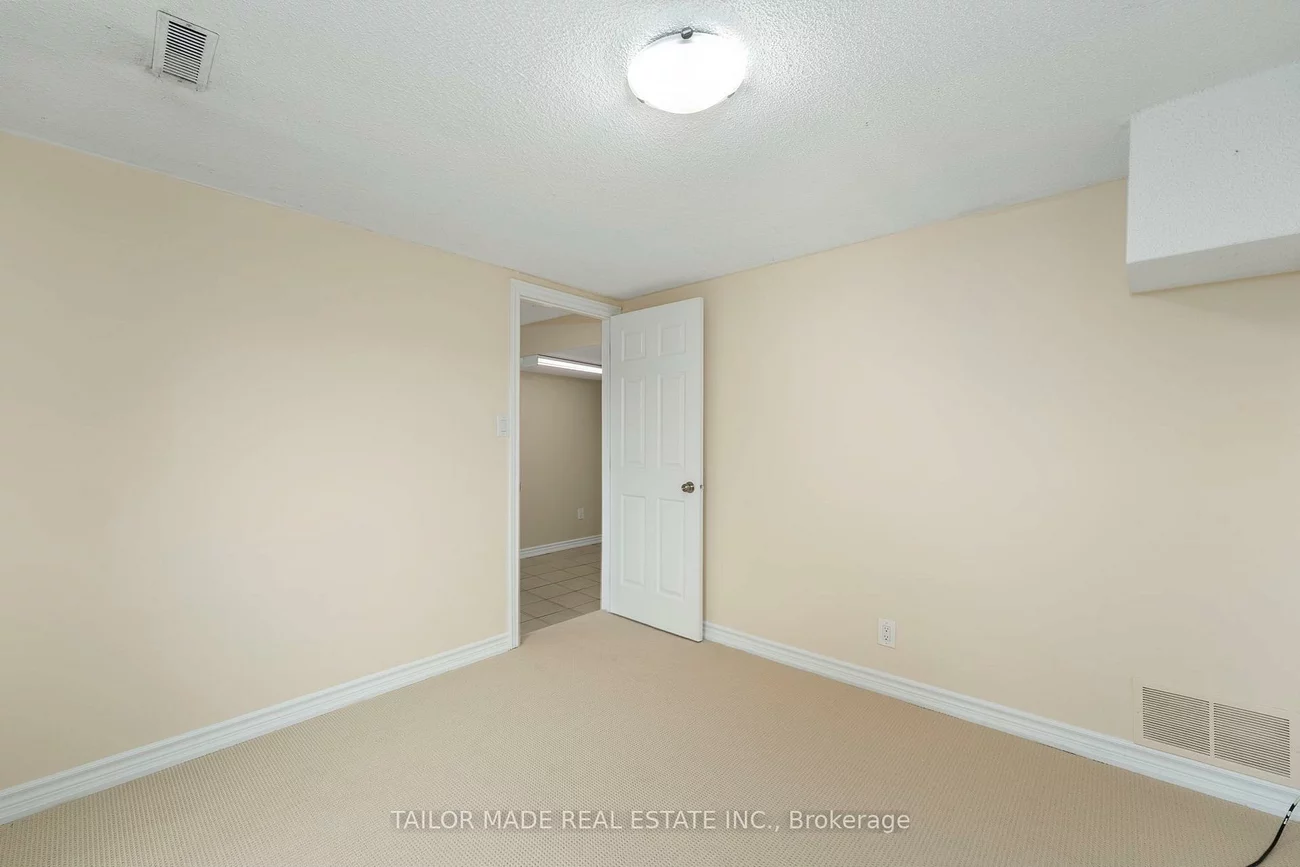 38, Collins, Brampton North, Brampton