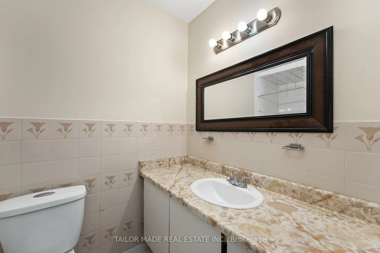 38, Collins, Brampton North, Brampton