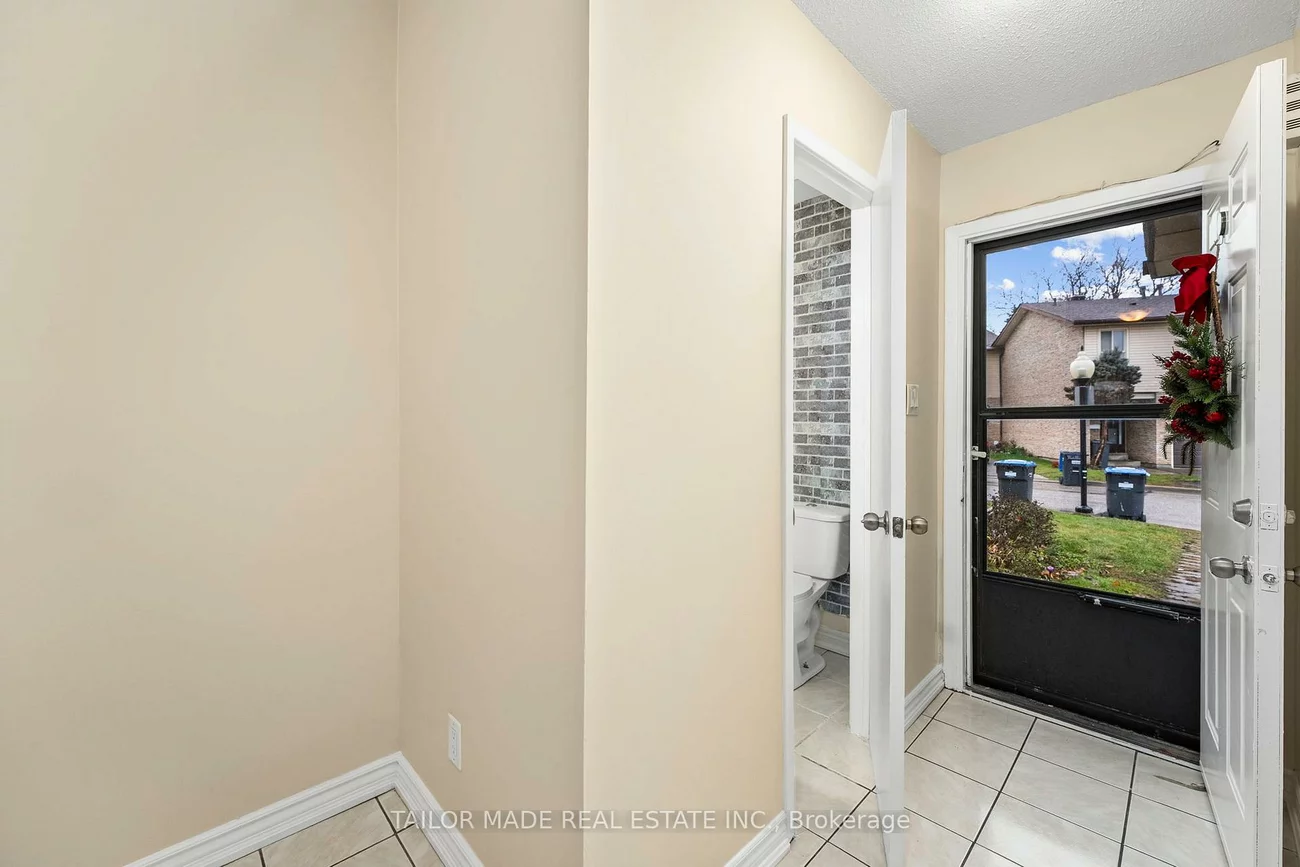 38, Collins, Brampton North, Brampton