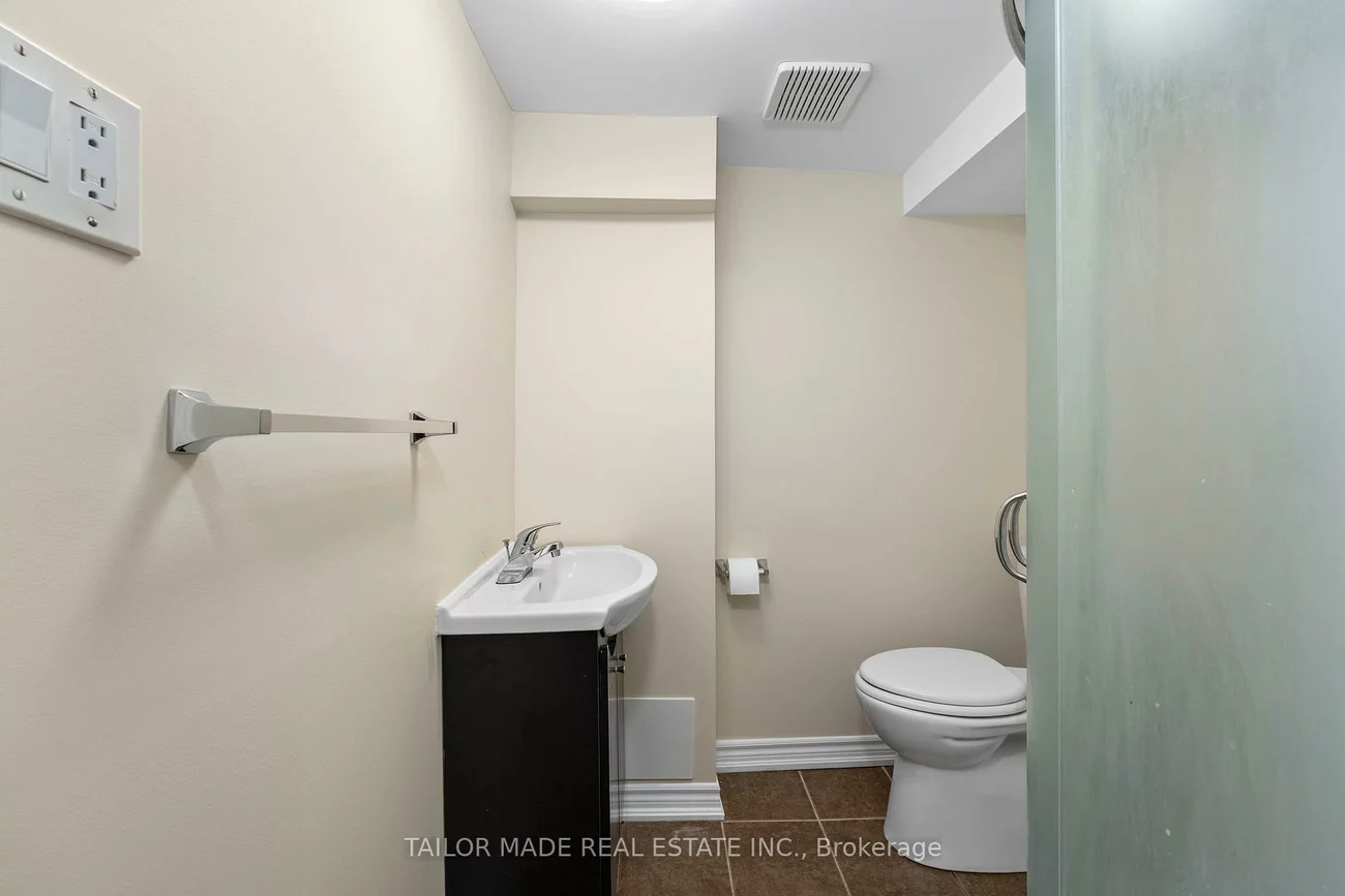 38, Collins, Brampton North, Brampton