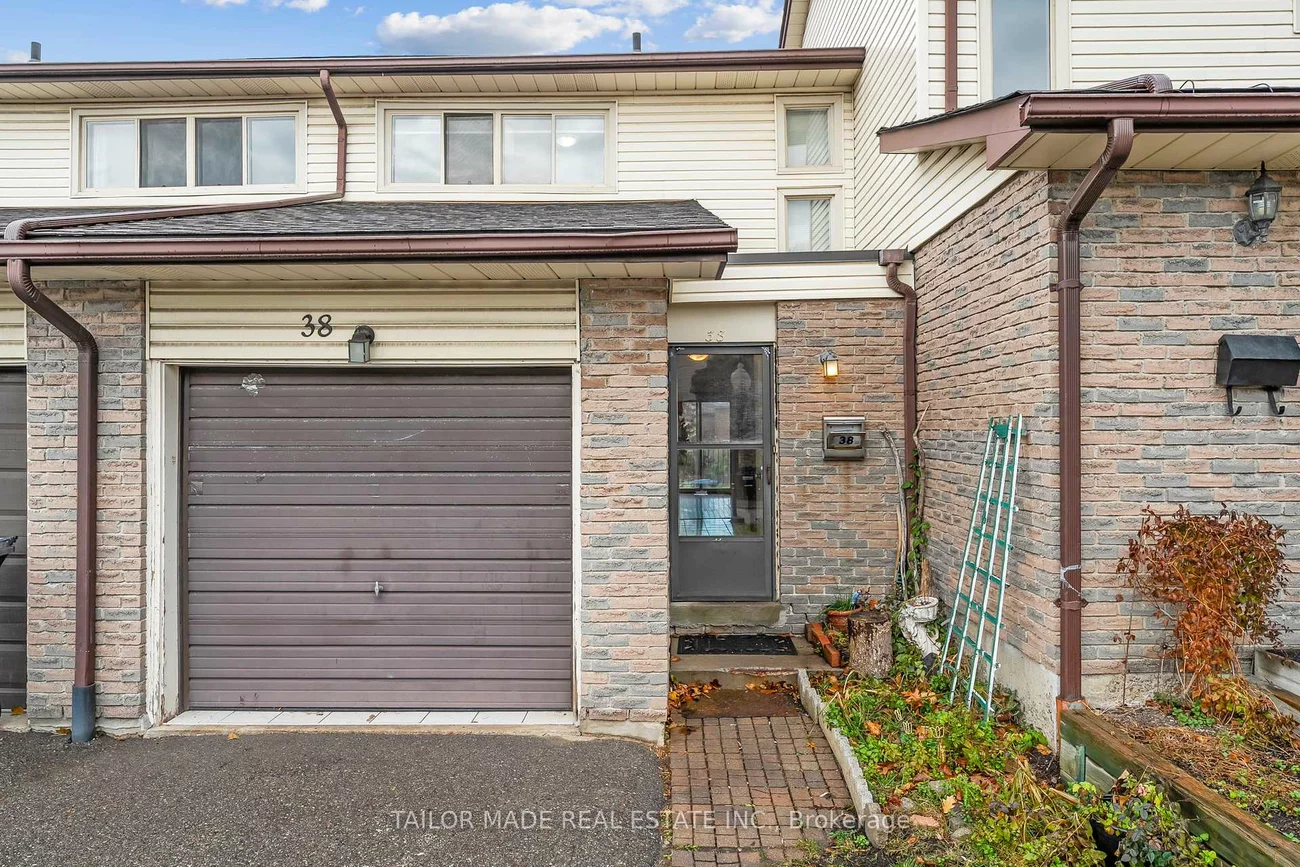 38, Collins, Brampton North, Brampton