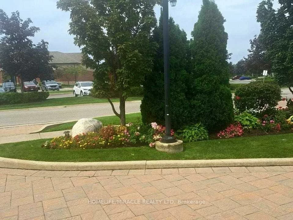 25, Via Rosedale, Sandringham-Wellington, Brampton