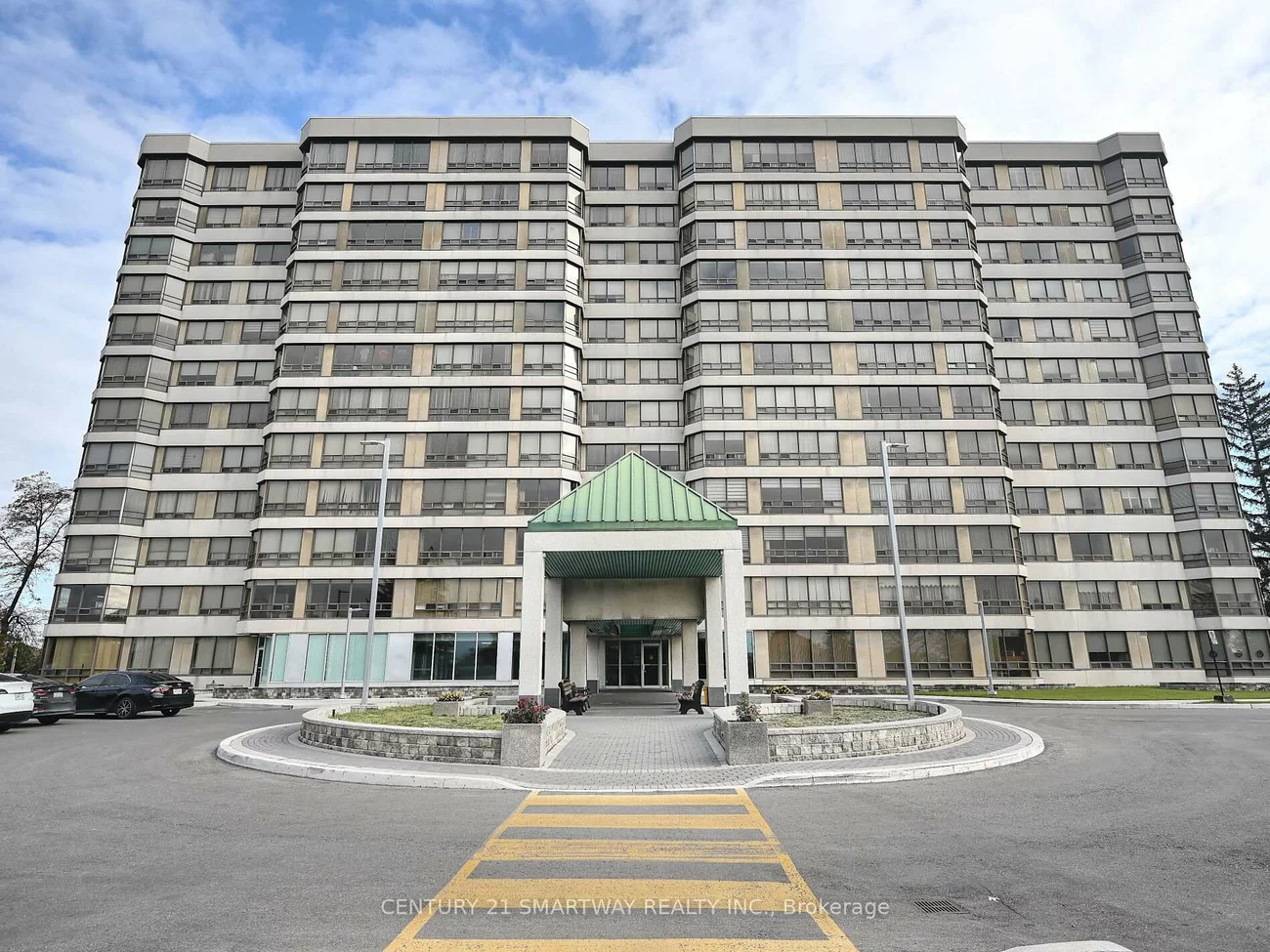 320, Mill, Brampton South, Brampton