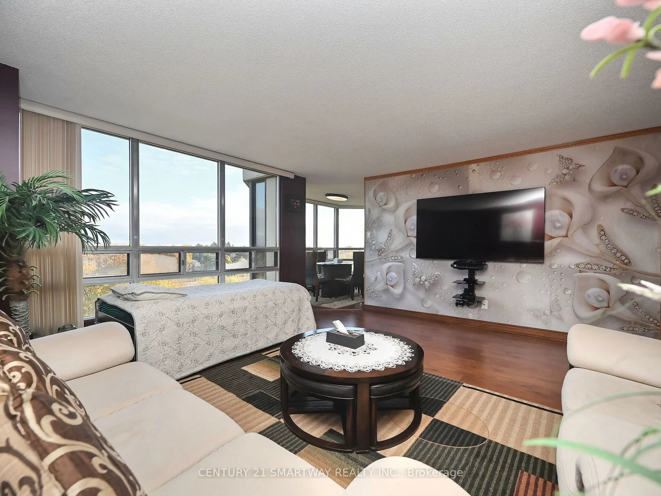 320, Mill, Brampton South, Brampton