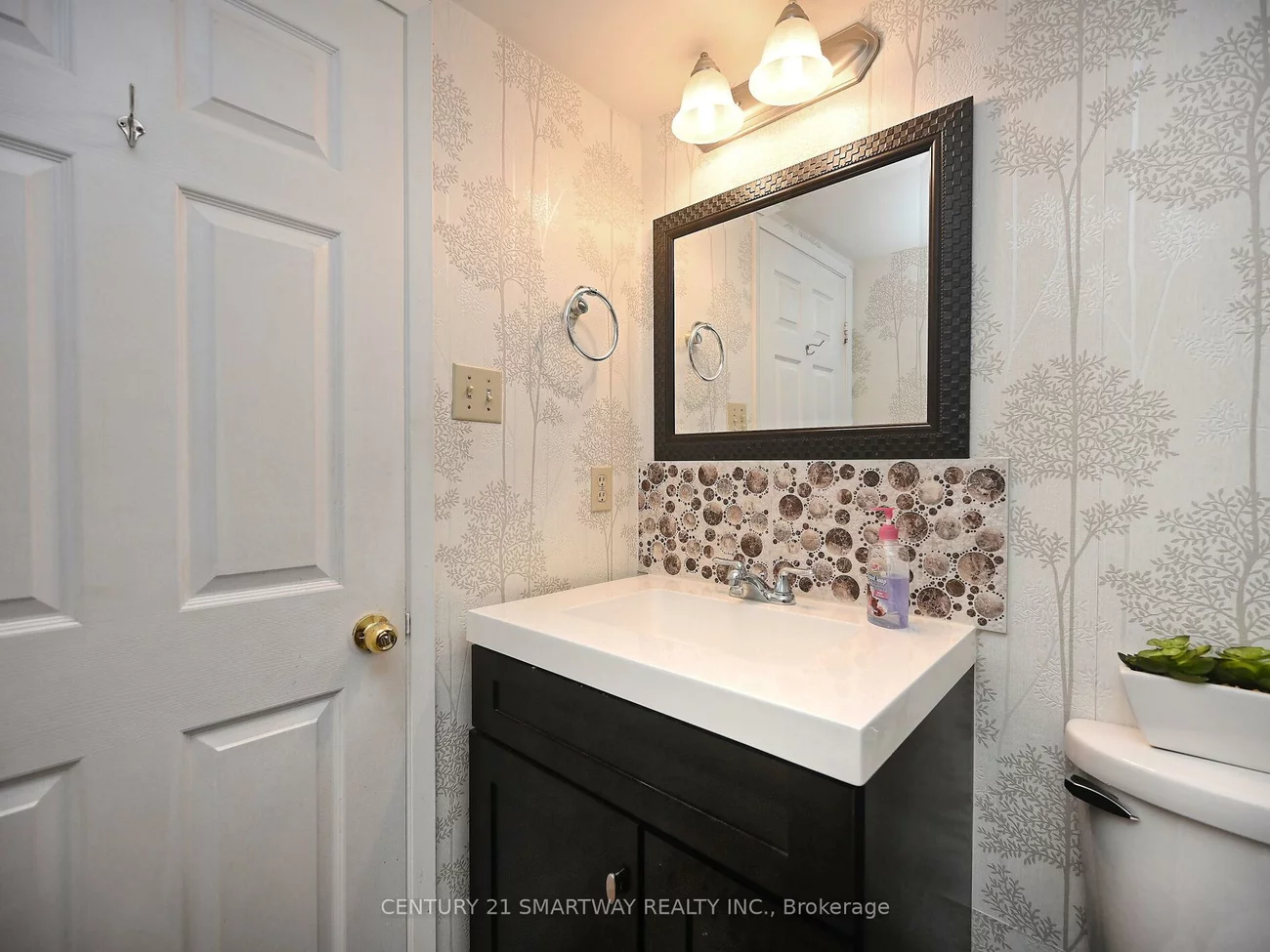 320, Mill, Brampton South, Brampton