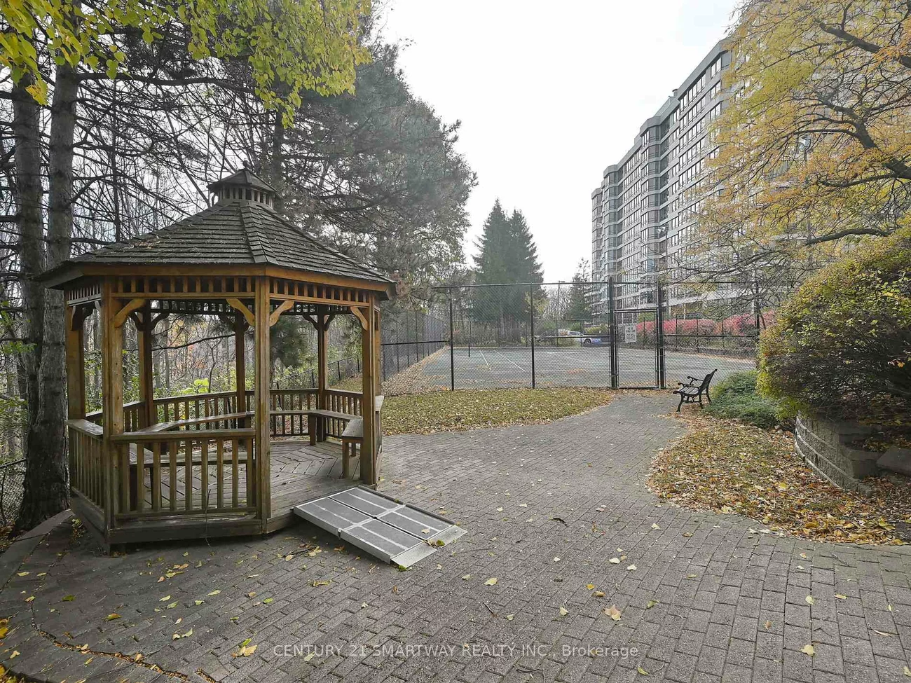 320, Mill, Brampton South, Brampton