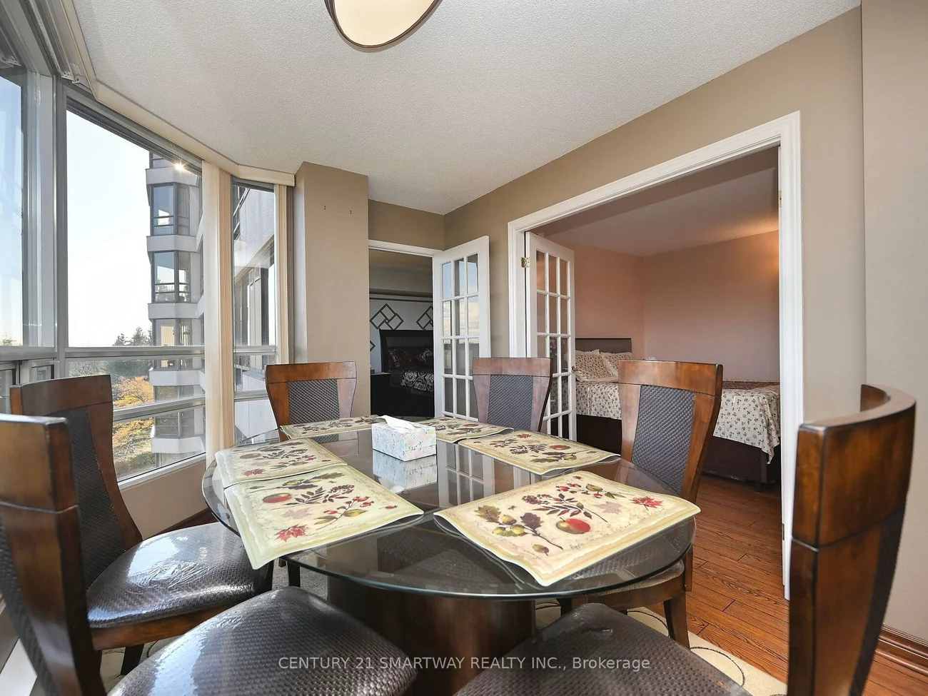 320, Mill, Brampton South, Brampton