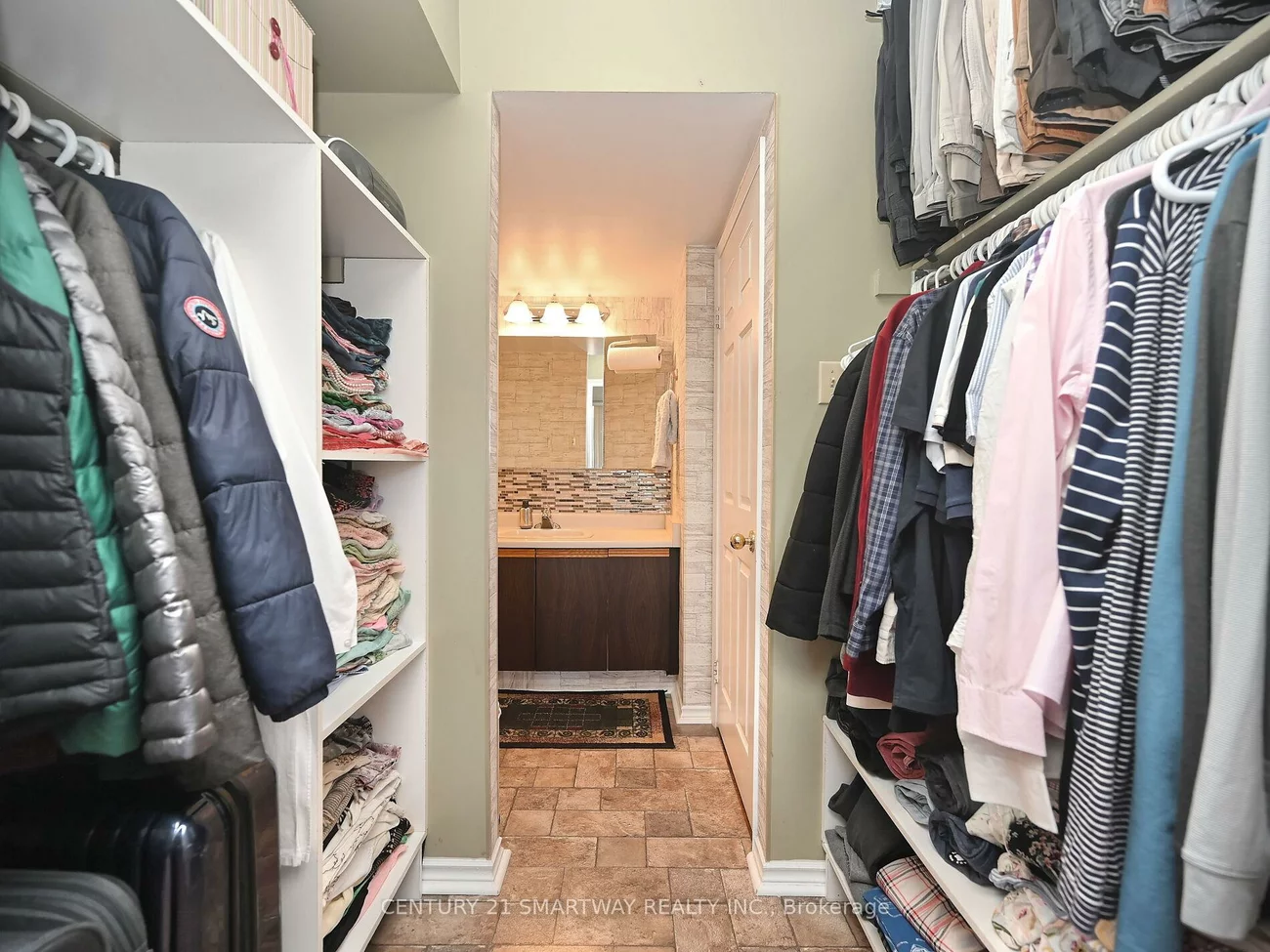 320, Mill, Brampton South, Brampton