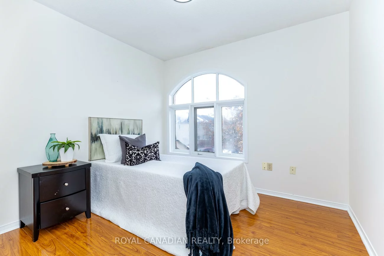 49, Goldenlight, Brampton West, Brampton