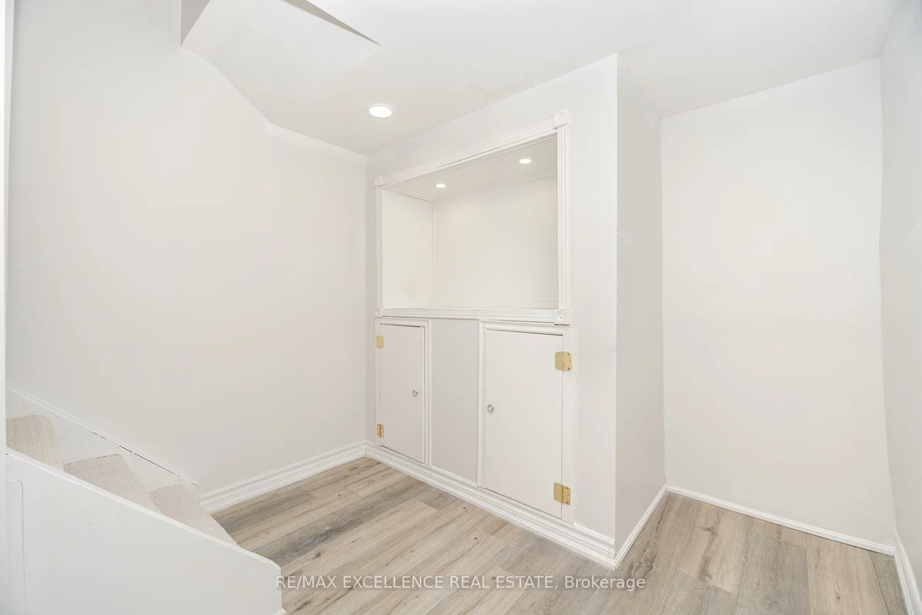 16, Lincoln, Bramalea West Industrial, Brampton