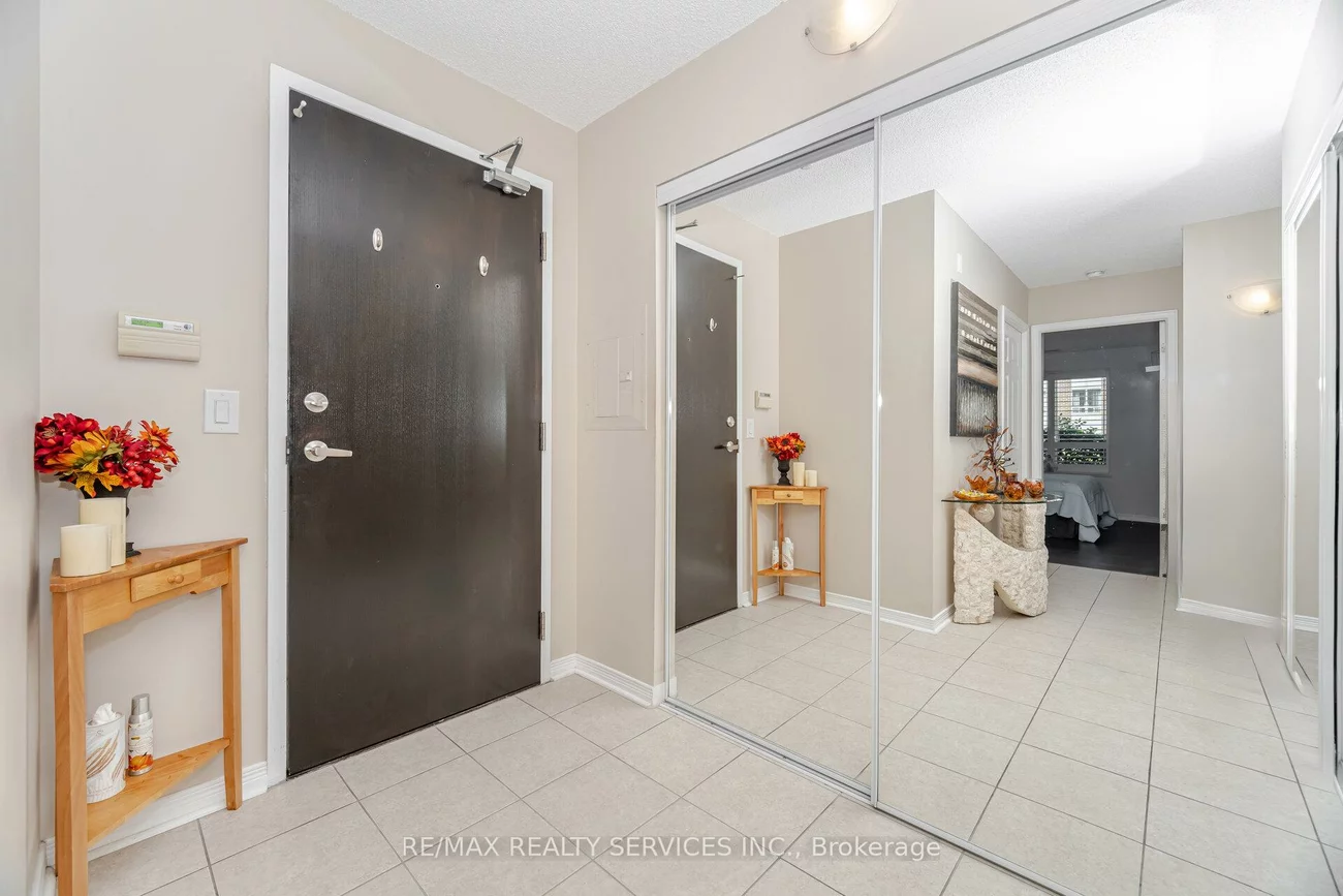 60, Via Rosedale, Sandringham-Wellington, Brampton