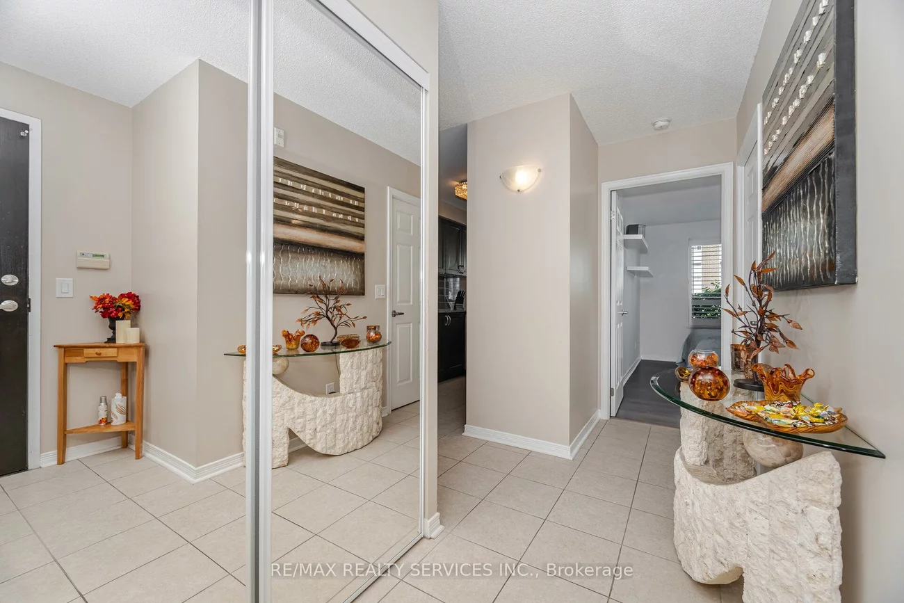 60, Via Rosedale, Sandringham-Wellington, Brampton