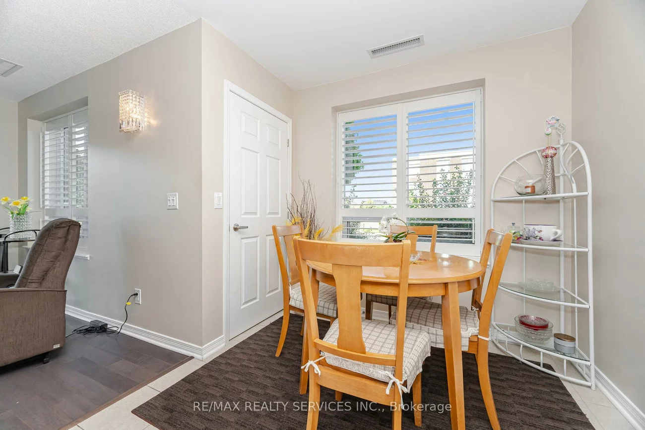 60, Via Rosedale, Sandringham-Wellington, Brampton