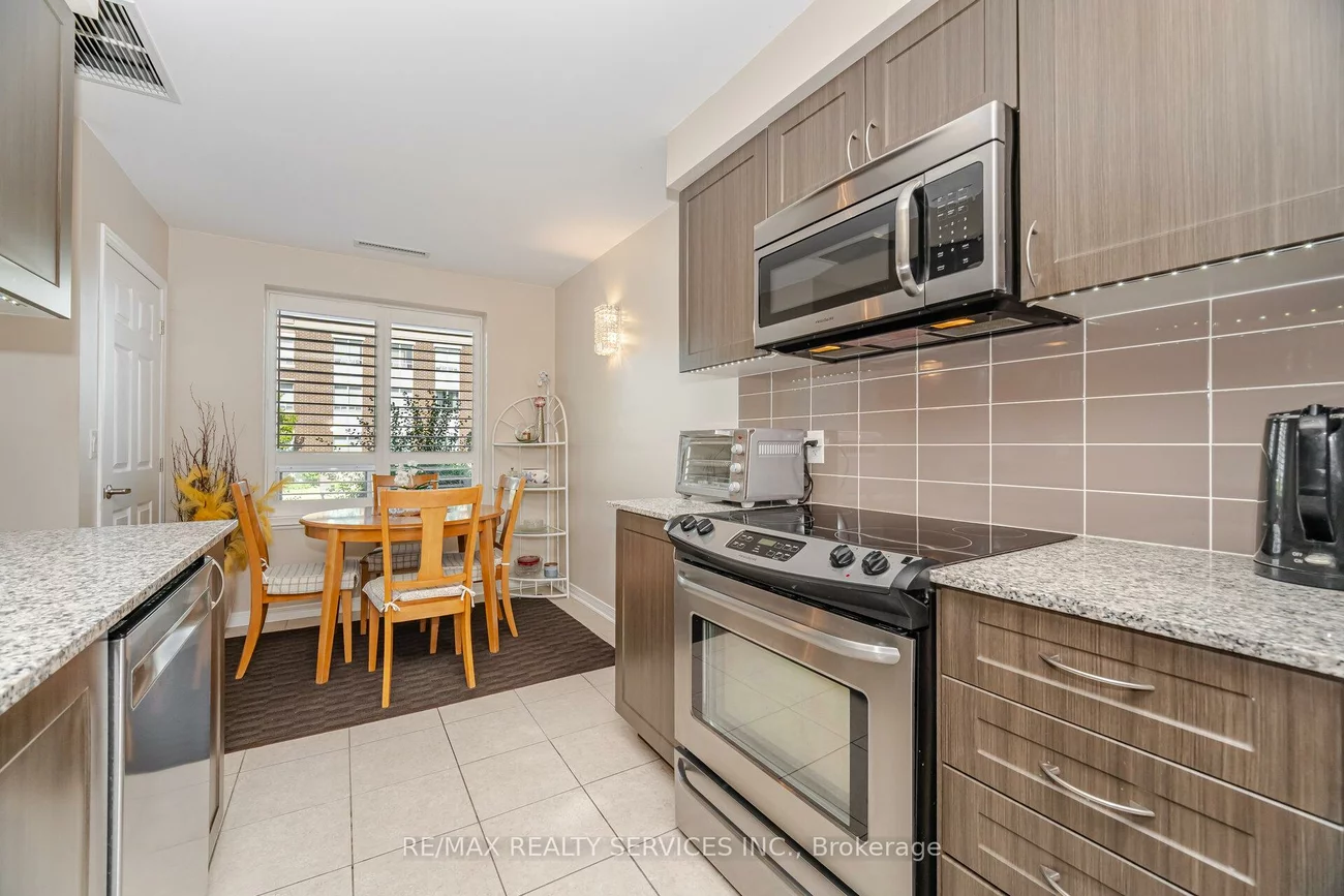 60, Via Rosedale, Sandringham-Wellington, Brampton