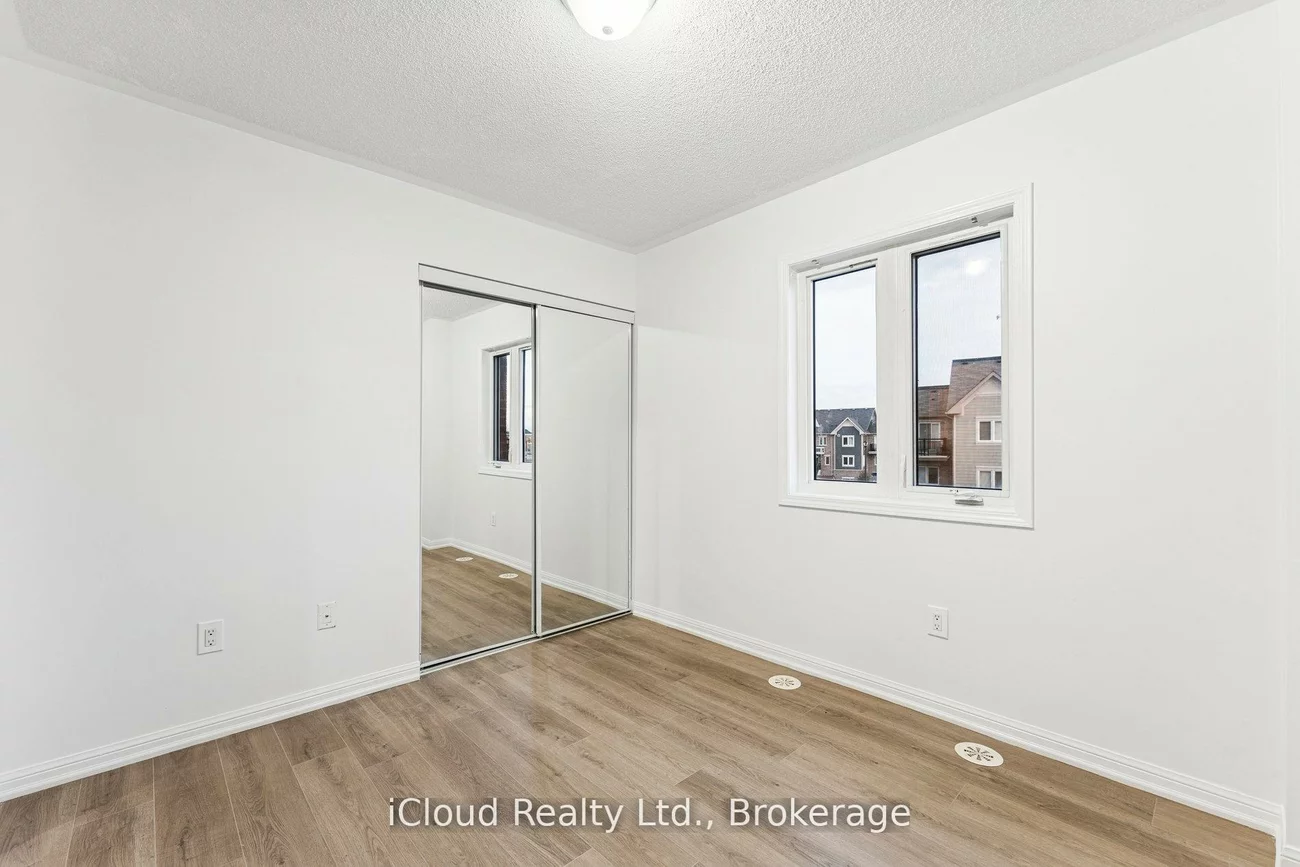 250, Sunny Meadow, Sandringham-Wellington, Brampton