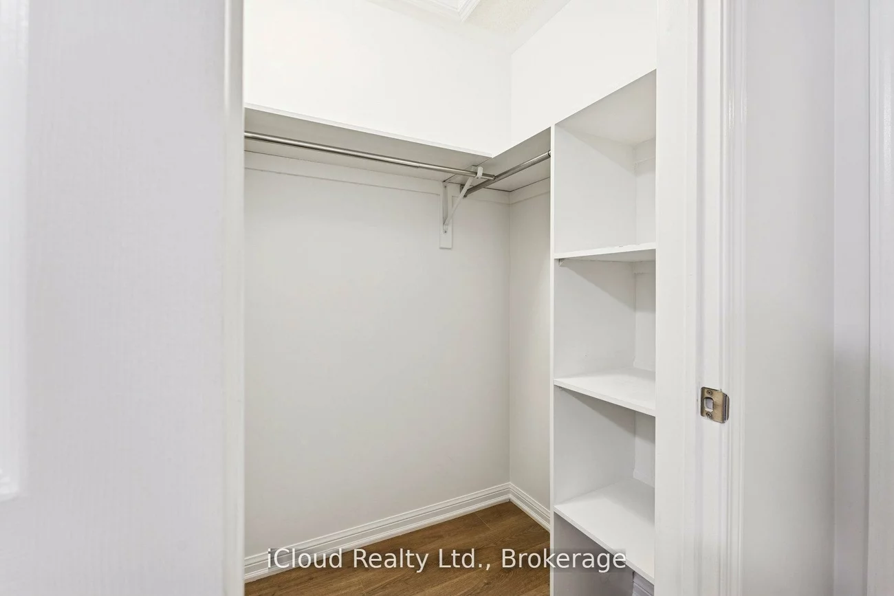 250, Sunny Meadow, Sandringham-Wellington, Brampton