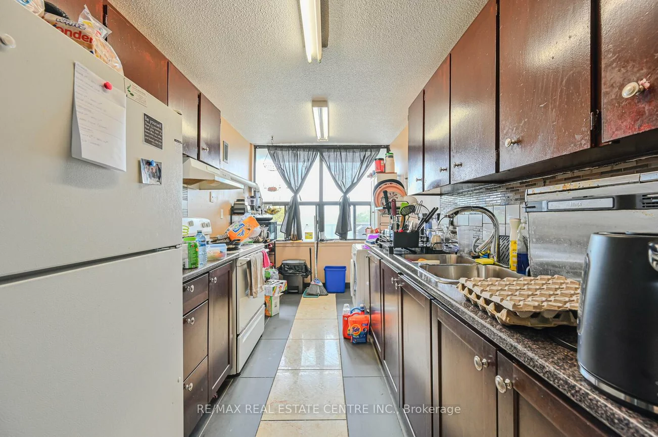 21, Knightsbridge, Queen Street Corridor, Brampton