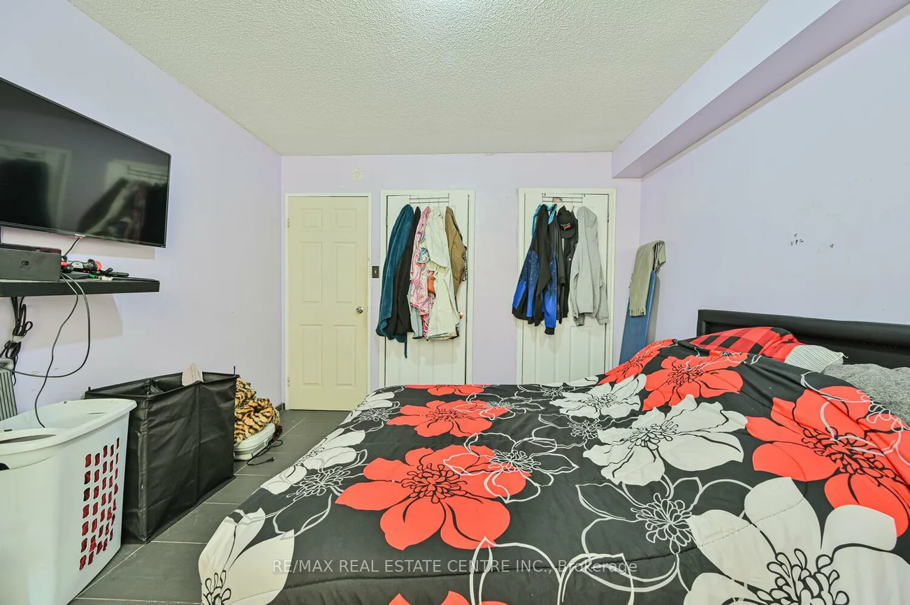 21, Knightsbridge, Queen Street Corridor, Brampton