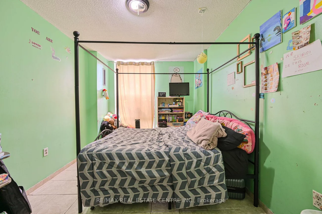 21, Knightsbridge, Queen Street Corridor, Brampton