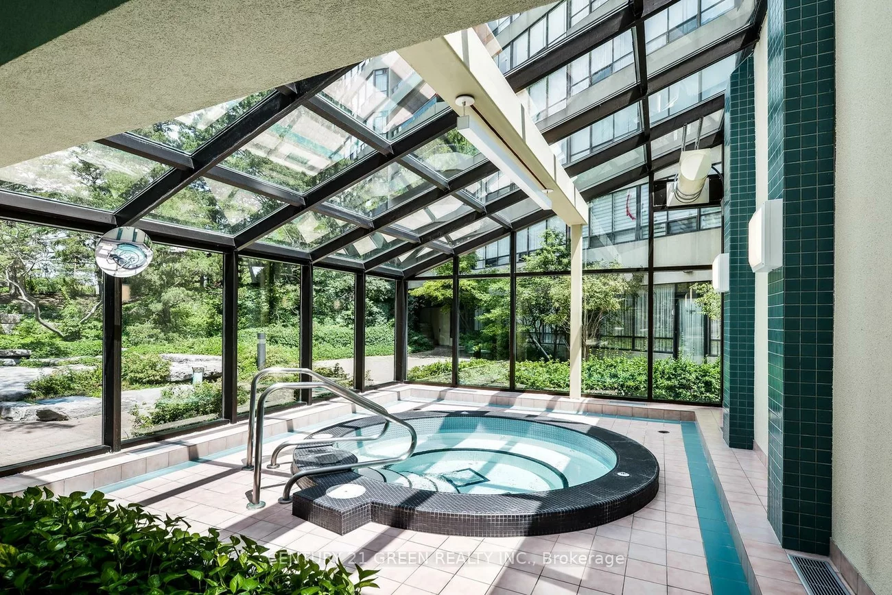 22, Hanover, Queen Street Corridor, Brampton