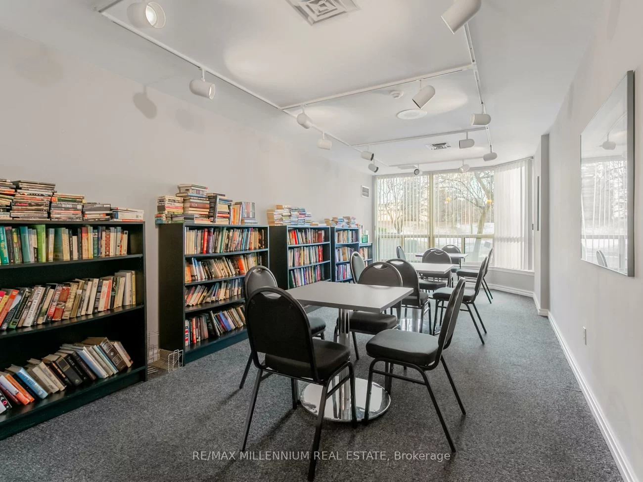 12, Laurelcrest, Queen Street Corridor, Brampton