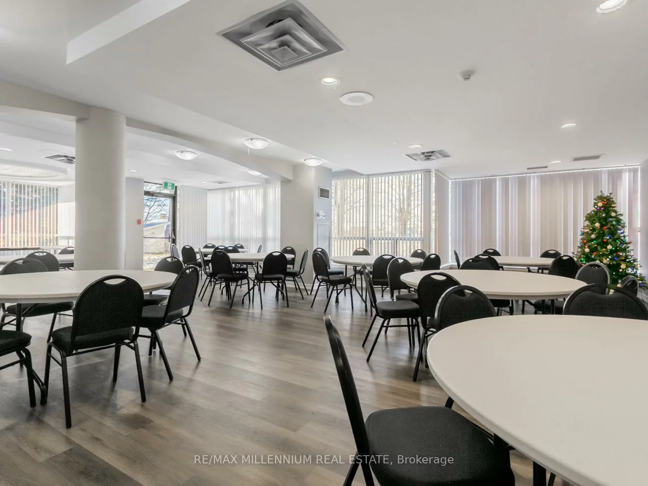 12, Laurelcrest, Queen Street Corridor, Brampton