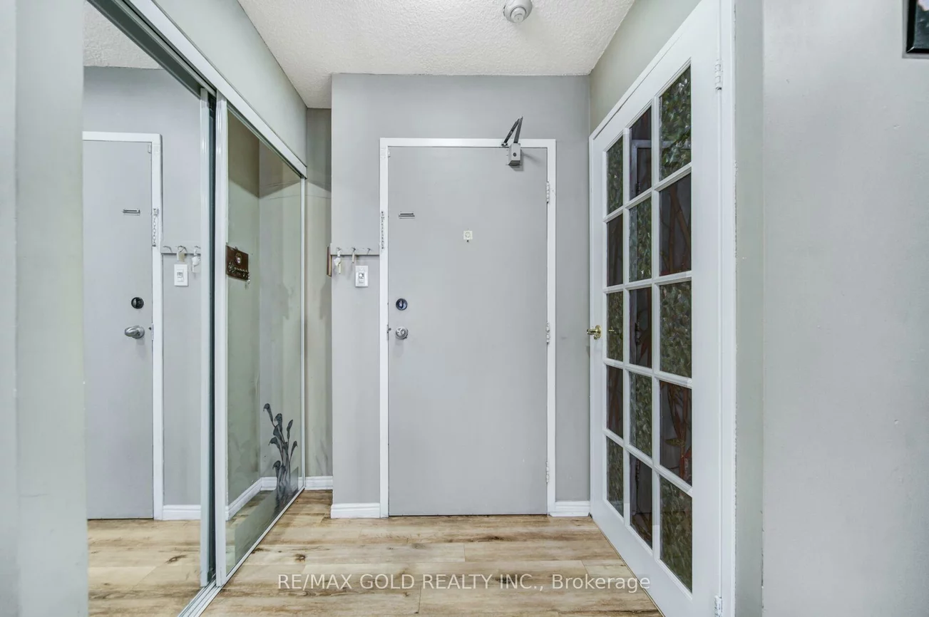 21, Knightsbridge, Queen Street Corridor, Brampton