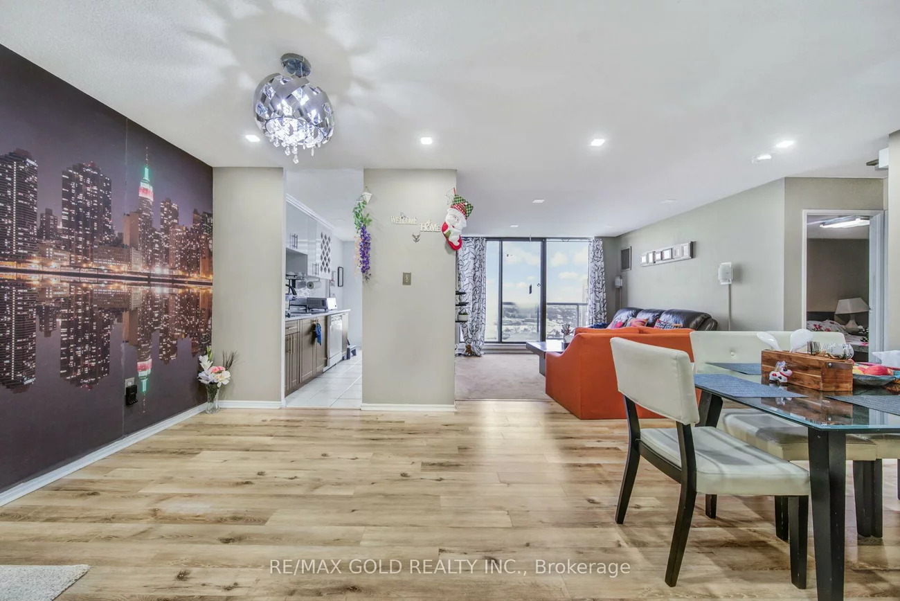 21, Knightsbridge, Queen Street Corridor, Brampton