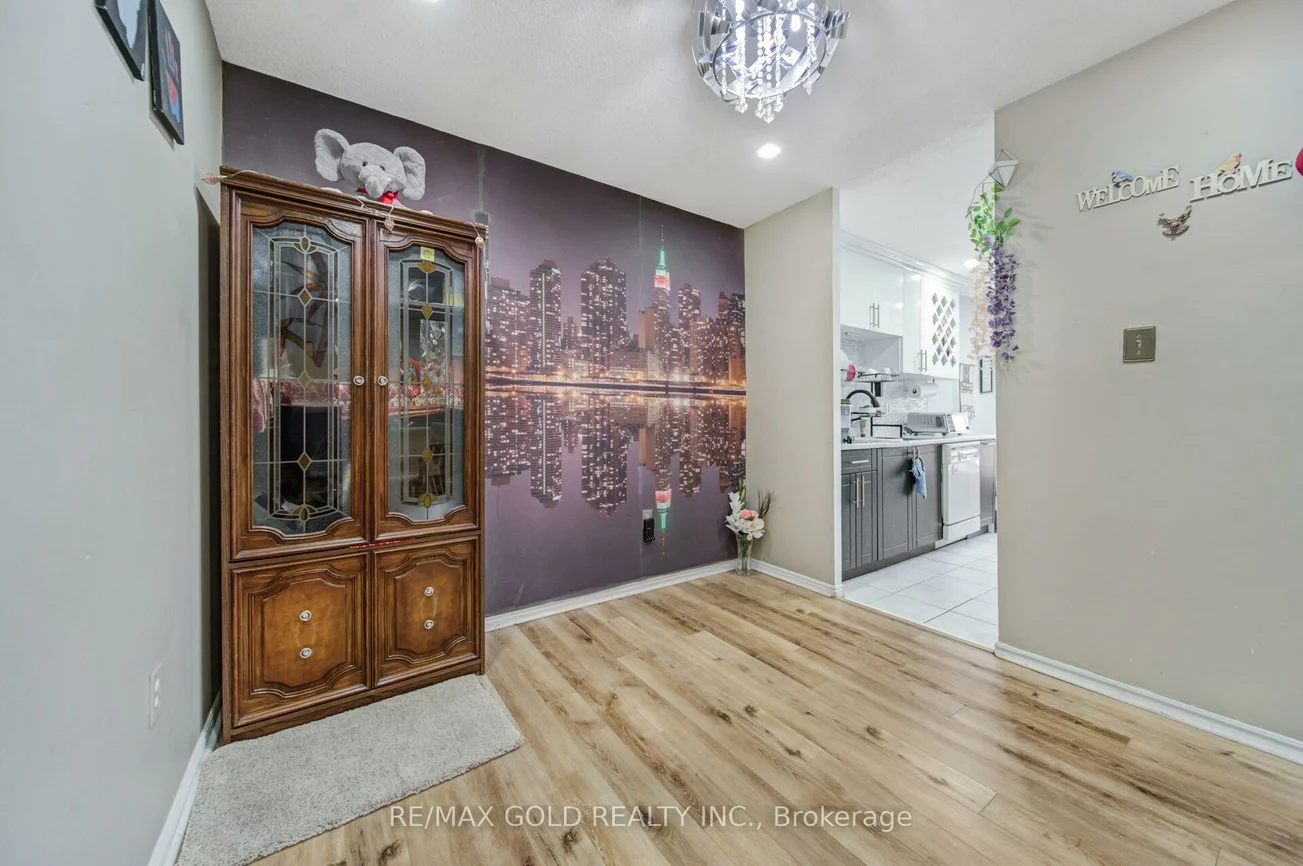 21, Knightsbridge, Queen Street Corridor, Brampton