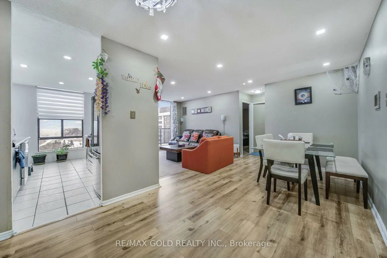 21, Knightsbridge, Queen Street Corridor, Brampton