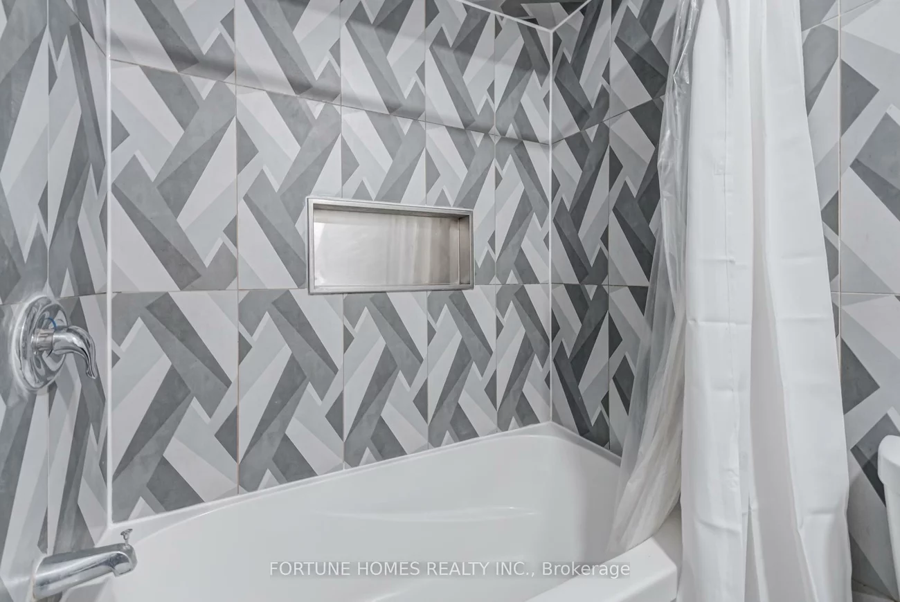 59, Enmount, Southgate, Brampton