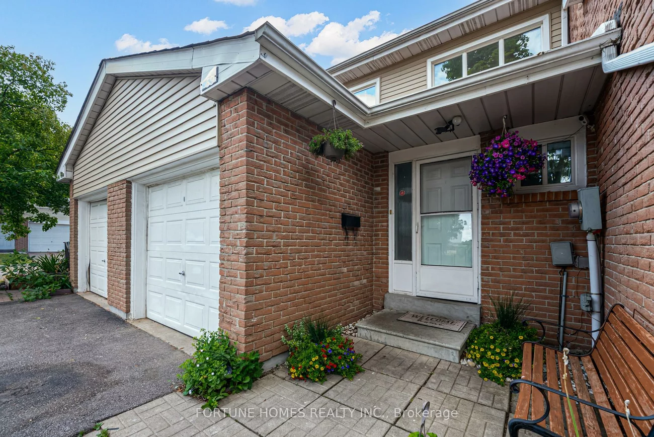 59, Enmount, Southgate, Brampton