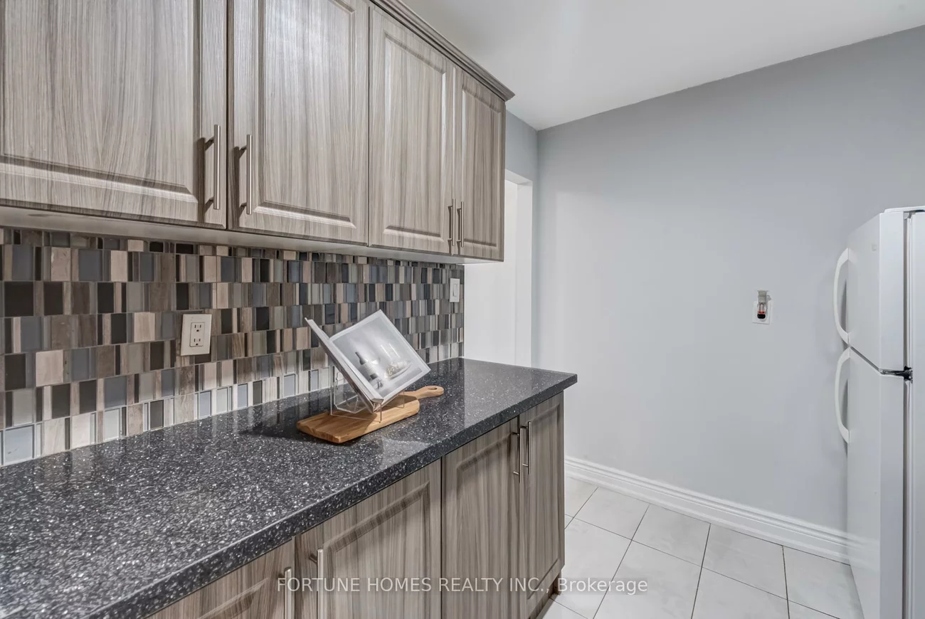 59, Enmount, Southgate, Brampton