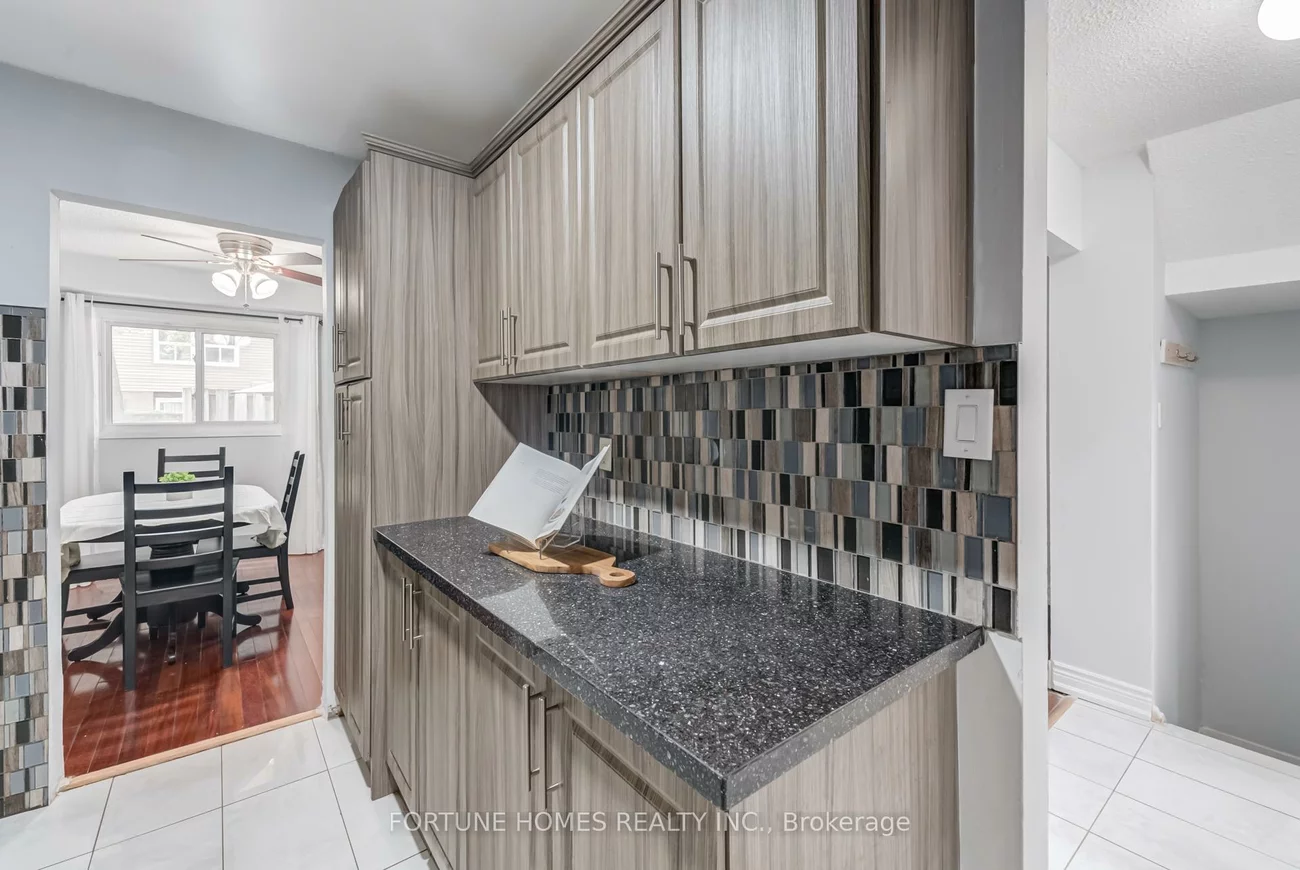 59, Enmount, Southgate, Brampton