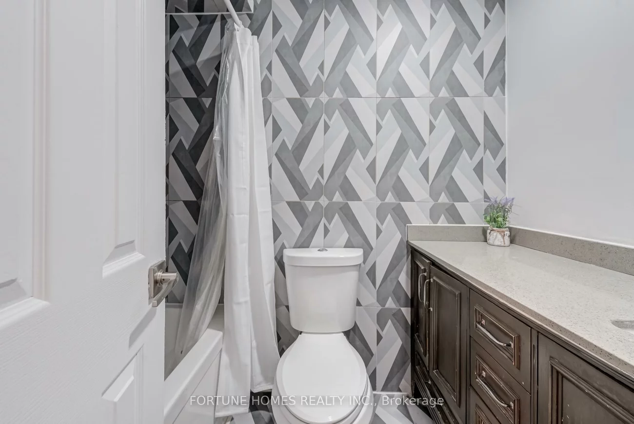 59, Enmount, Southgate, Brampton