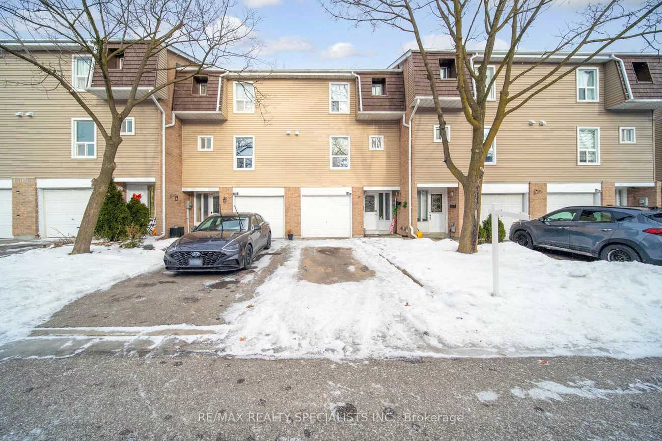 66, Enmount, Southgate, Brampton