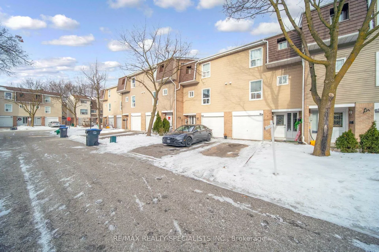 66, Enmount, Southgate, Brampton