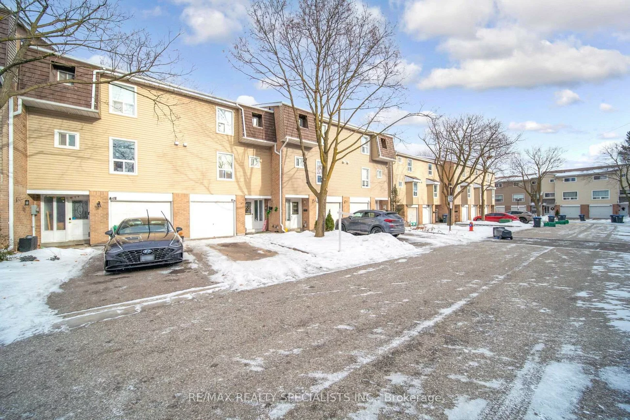 66, Enmount, Southgate, Brampton