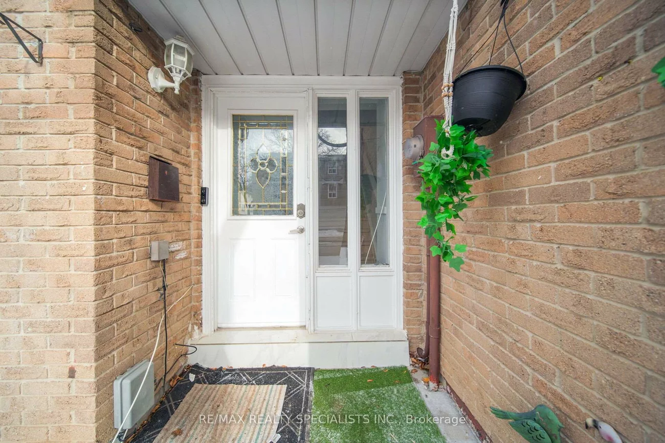 66, Enmount, Southgate, Brampton