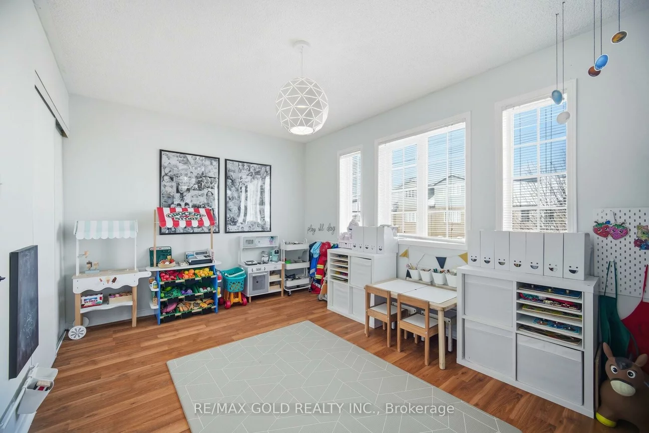 101, Spadina, Brampton West, Brampton