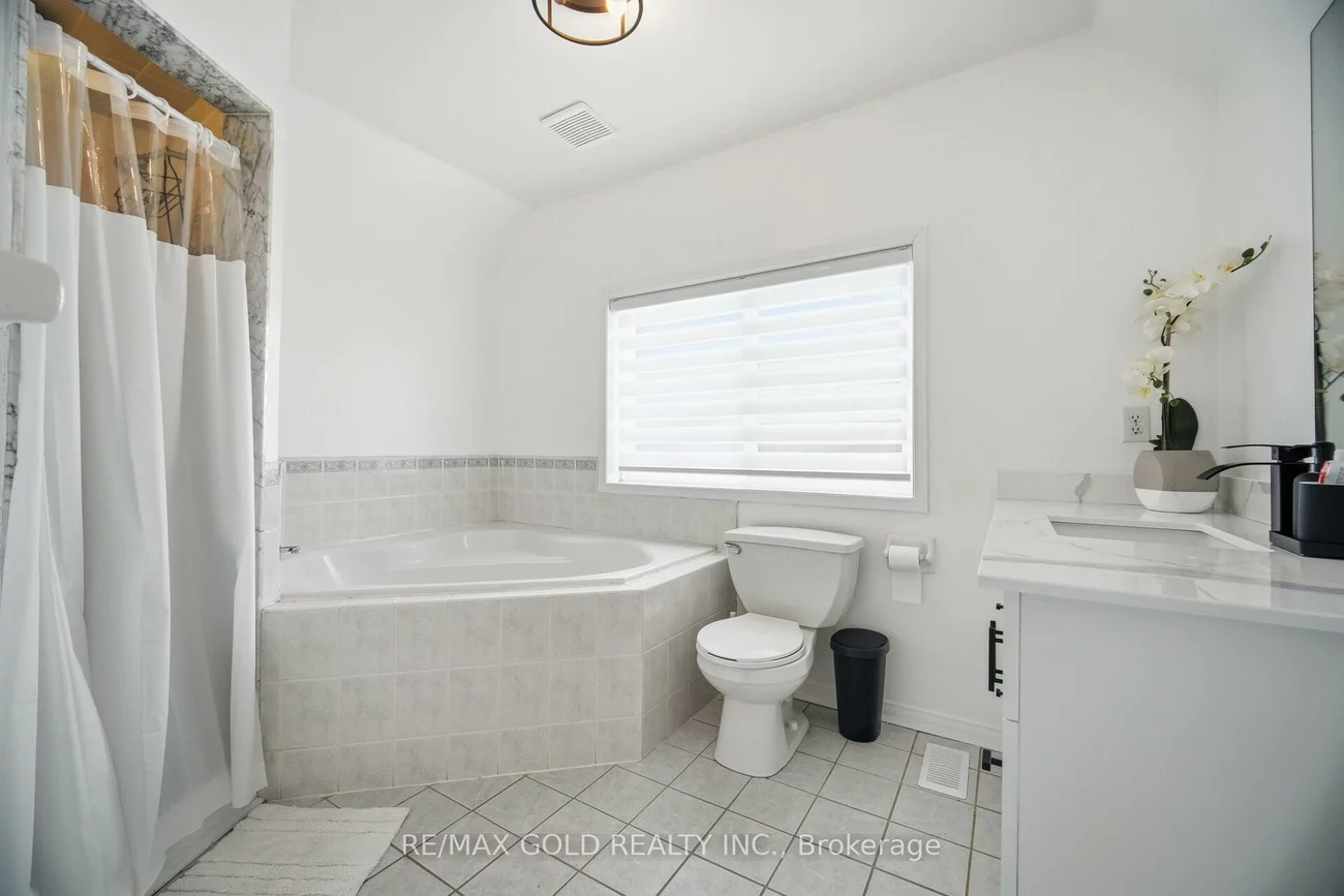 101, Spadina, Brampton West, Brampton