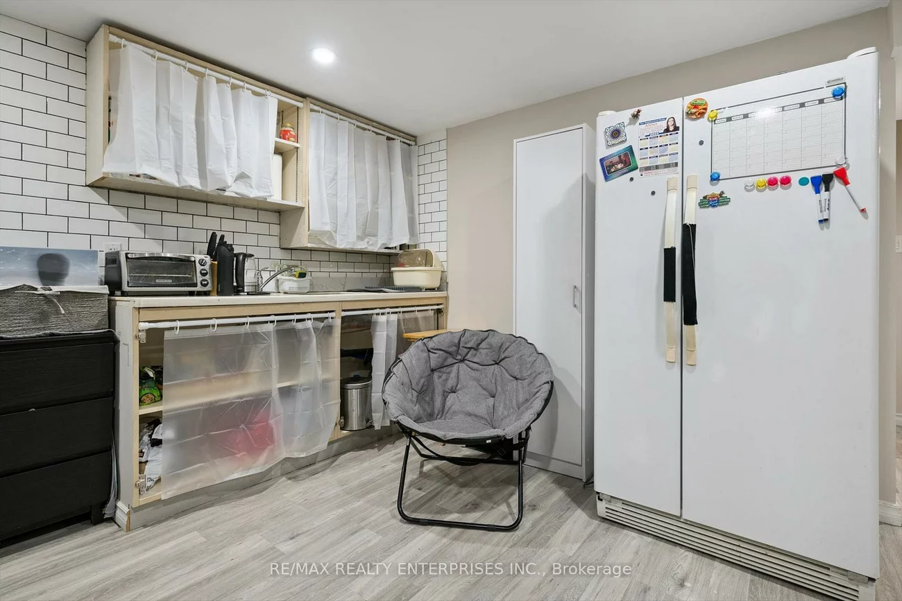 105, Hansen, Madoc, Brampton