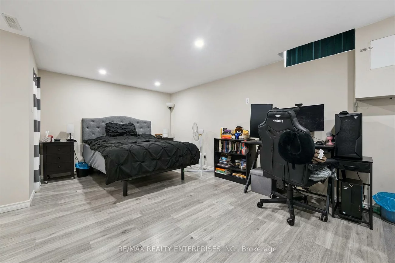 105, Hansen, Madoc, Brampton