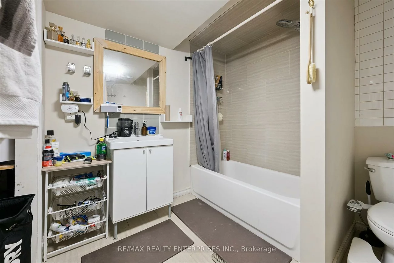 105, Hansen, Madoc, Brampton