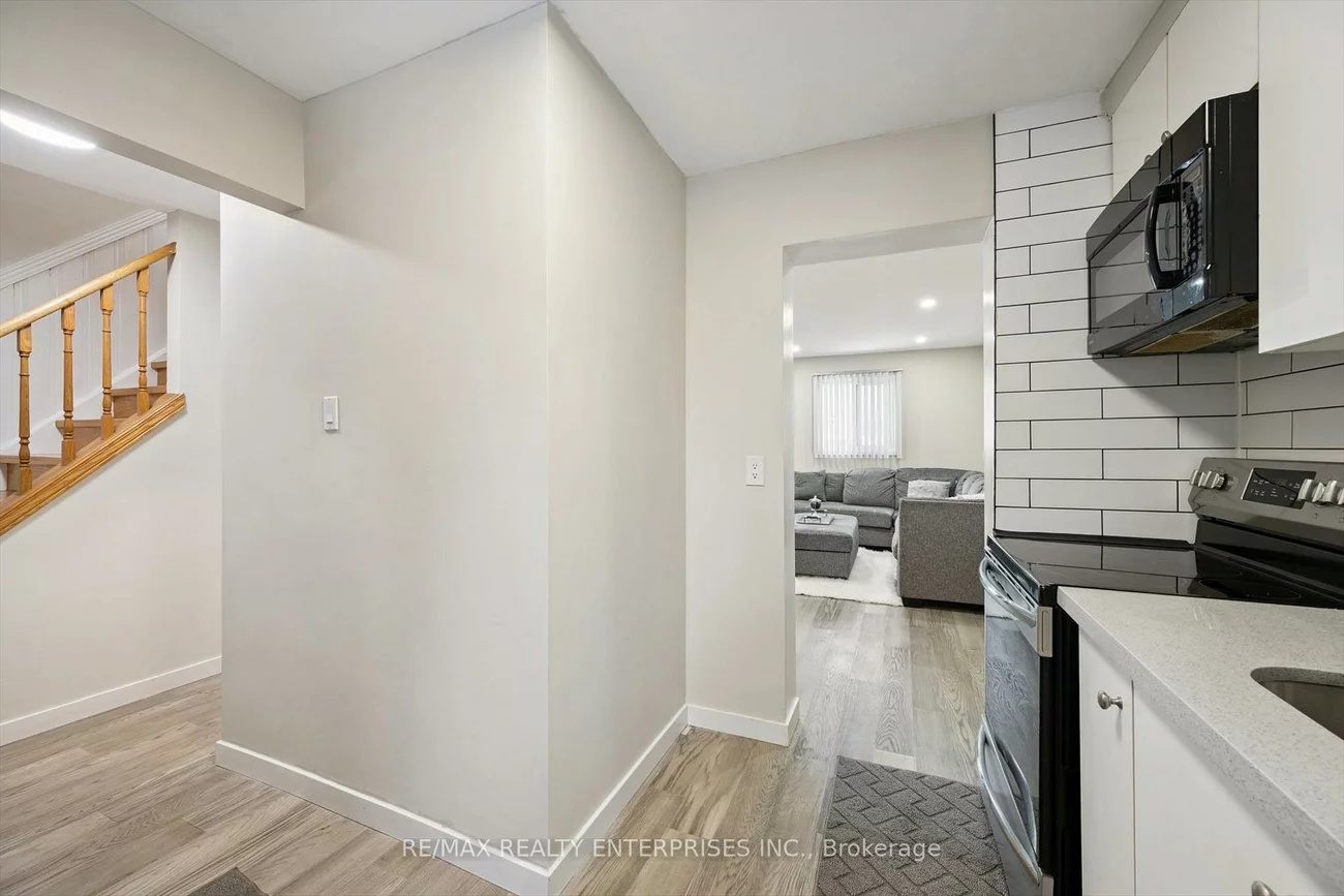 105, Hansen, Madoc, Brampton